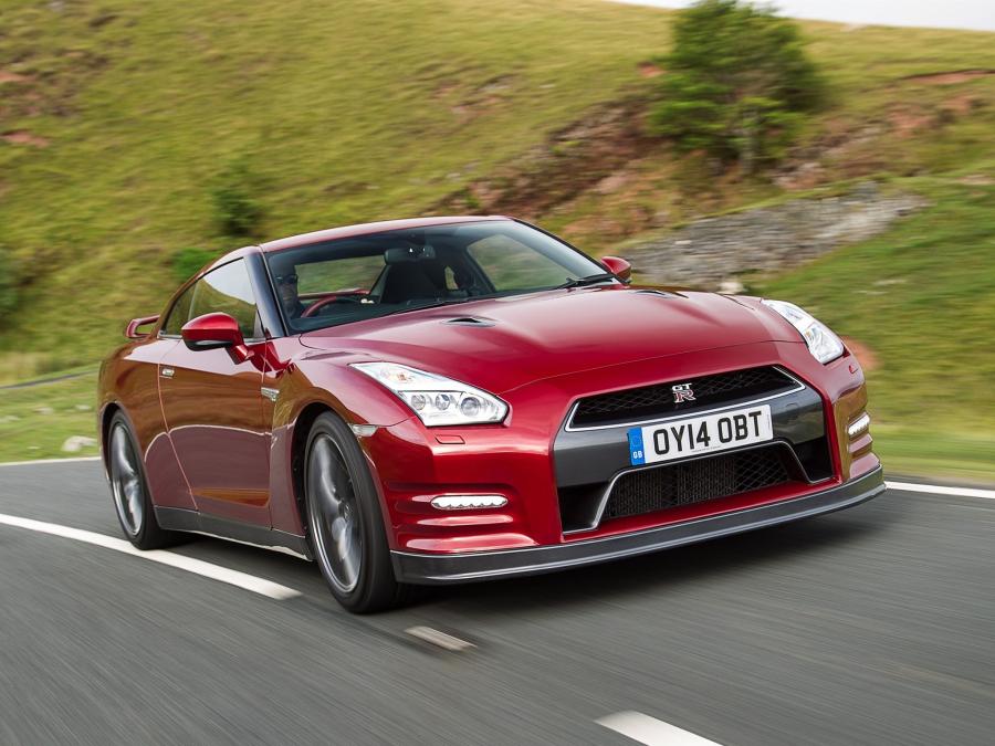  Nissan GT-R 2014 года  (UK) (фото 5 из 19)